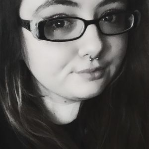 Meet your Posher, Caitlin